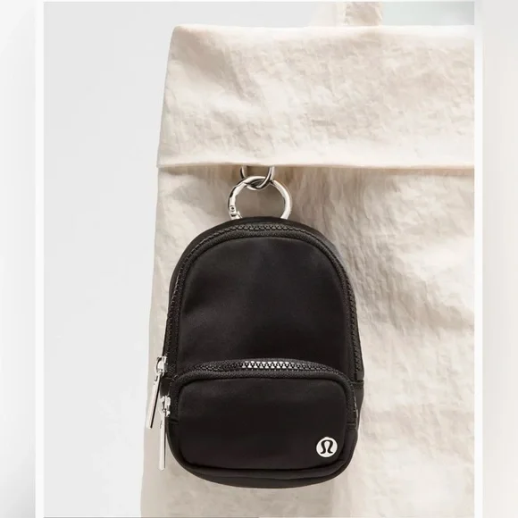 lululemon Mini Everywhere Backpack Black Nano Clippable NWT - Picture 2 of 9
